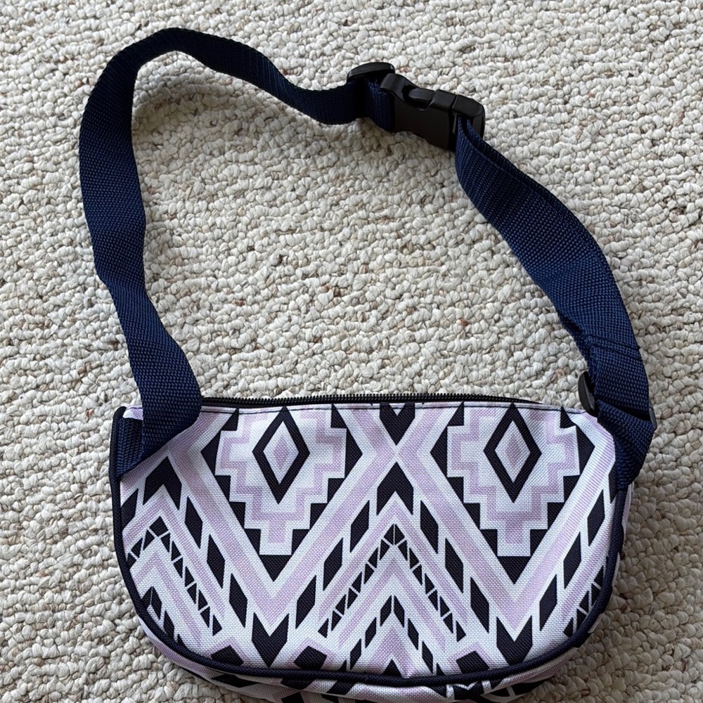 Ivory Ella Blue and Pink Fanny Pack with Stylish Design - Picture 3 of 4